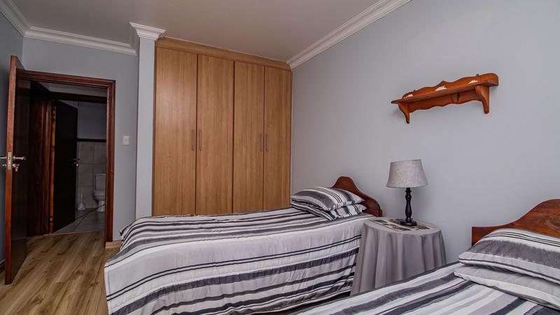 9 Bedroom Property for Sale in Outeniqua Strand Western Cape